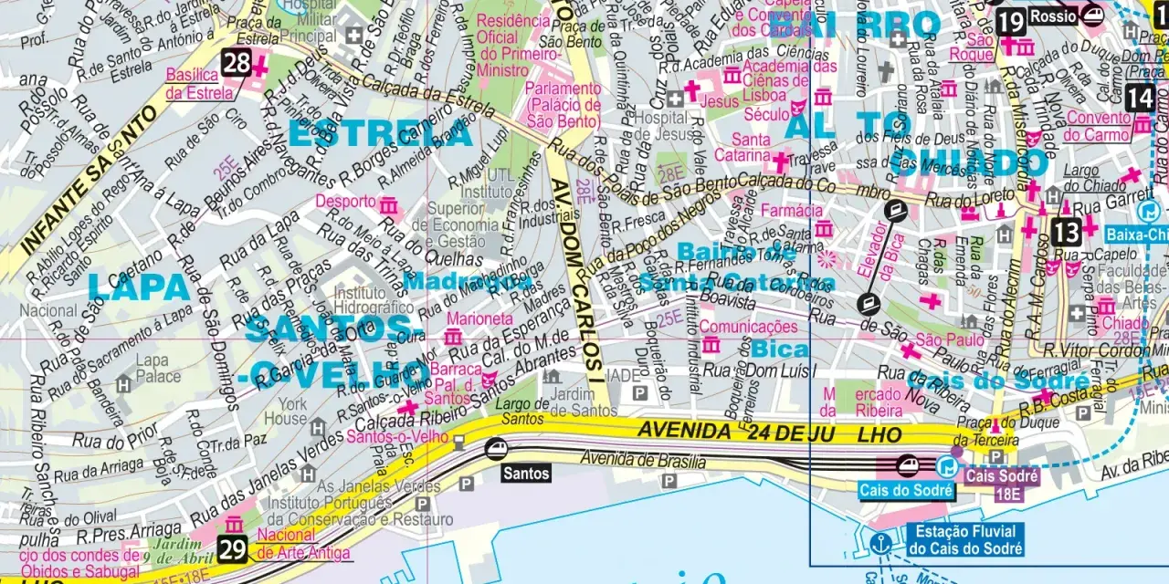 Lizbona powierzchnia: mapa z zaznaczonymi ulicami, budynkami i punktami orientacyjnymi, w tym stacją Cais do Sodré.