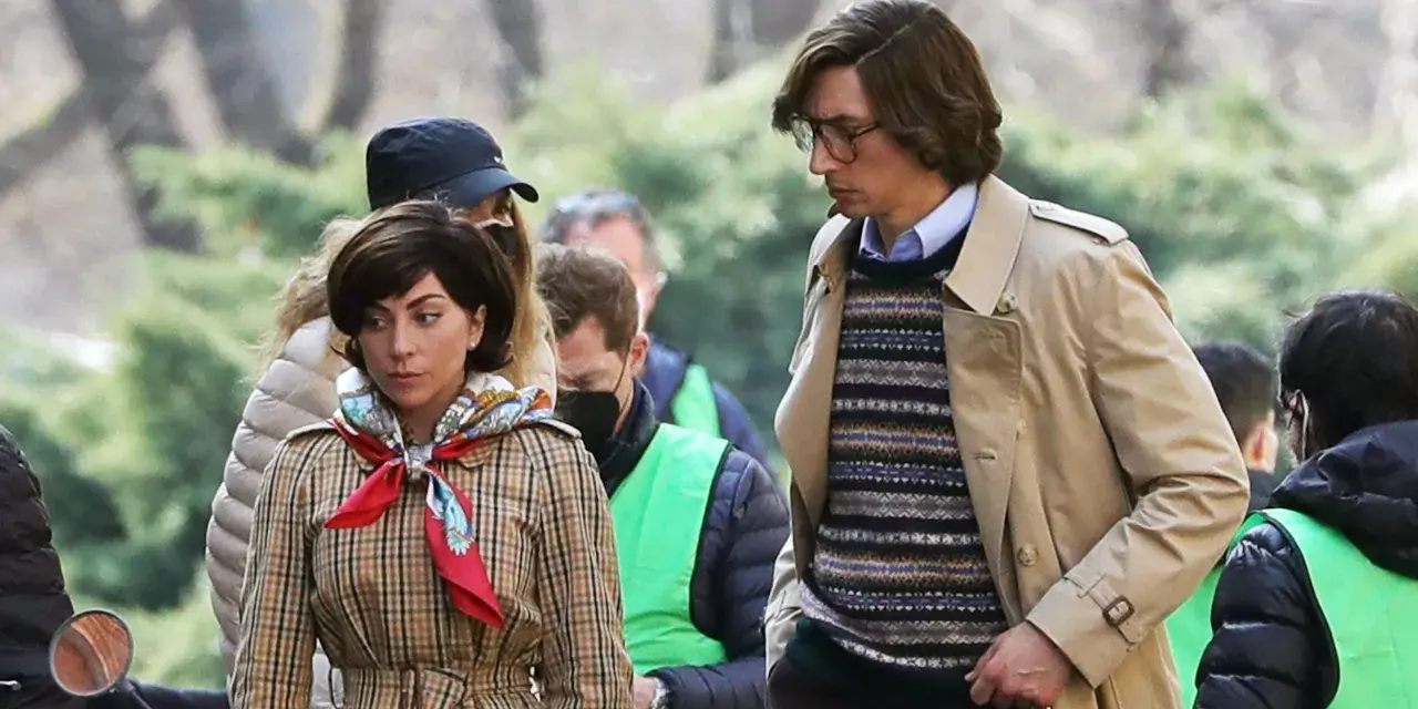 Lady Gaga i Adam Driver, gwiazdy filmu "Dom Gucci", w stylizacjach z planu filmowego.