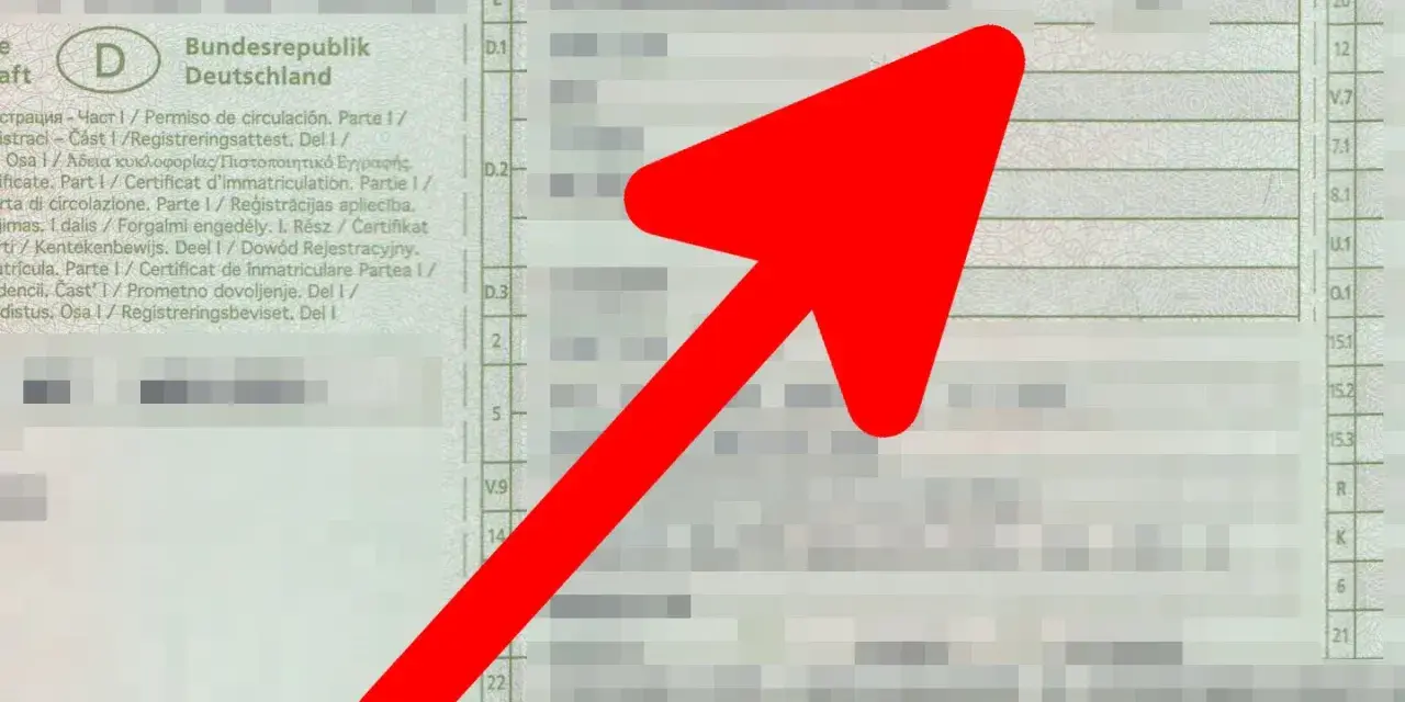 Fahrzeugschein: Hier siehst du die Fahrzeug-Identifizierungsnummer (FIN) und das Datum der Erstzulassung. Was ist TSN beim Auto? Das ist die Schlüsselnummer, die für die Versicherung wichtig ist.