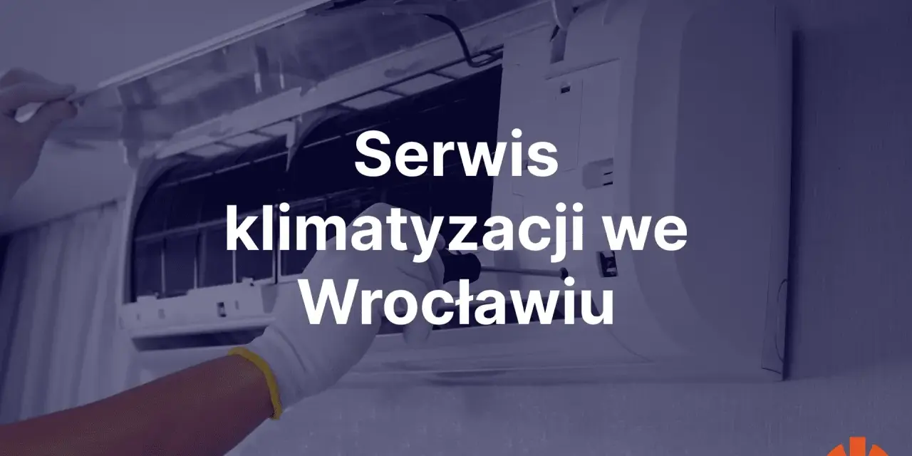 Serwis klimatyzacji we Wrocławiu, ręka w białej rękawiczce przykręca śrubokrętem klimatyzator.