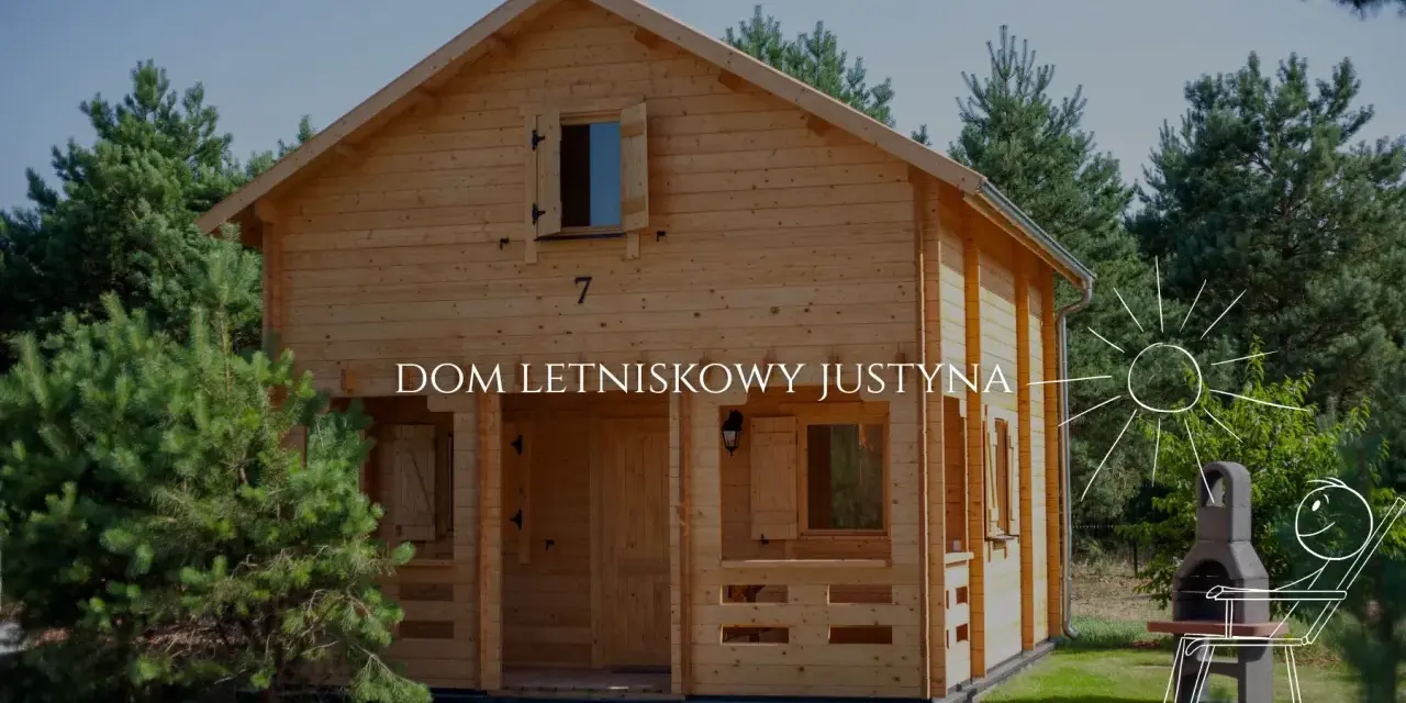 Uroczy dom letniskowy z drewna, otoczony zielenią. Idealne miejsce na wypoczynek.