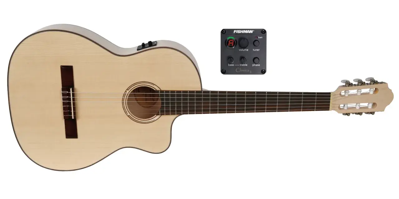 Akustikgitarre mit Fishman Vorverstärker auf weißem Hintergrund.