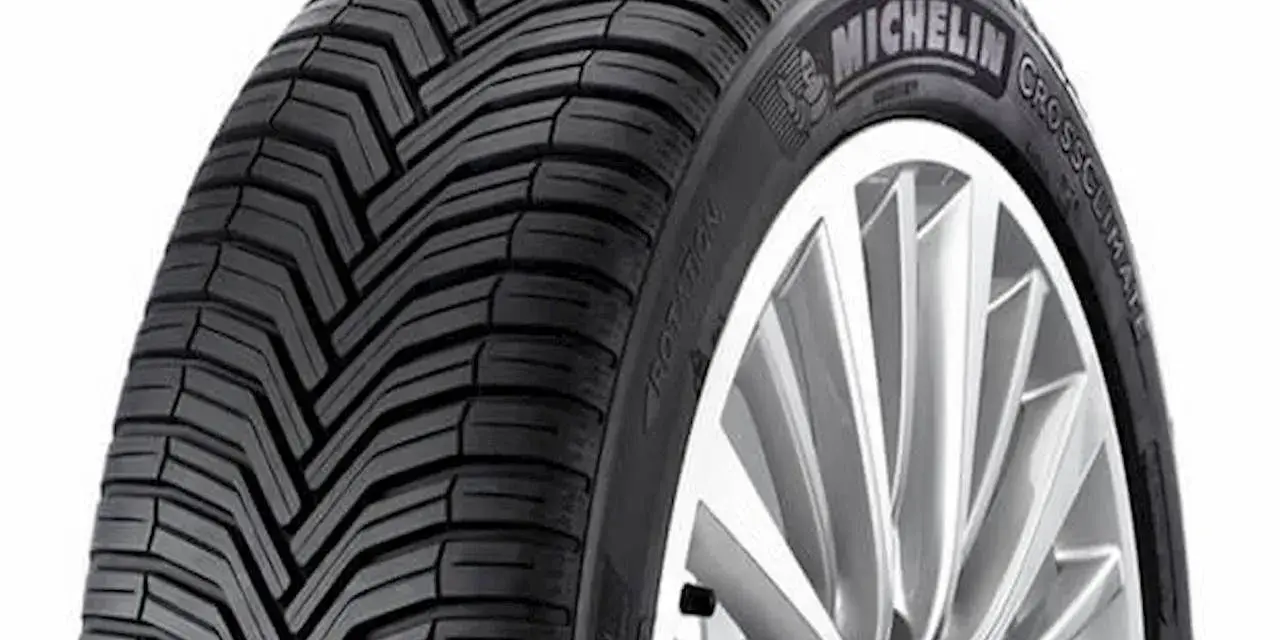 Opona całoroczna Michelin CrossClimate na feldze. Wyniki testu opon całorocznych potwierdzają jej wszechstronność.