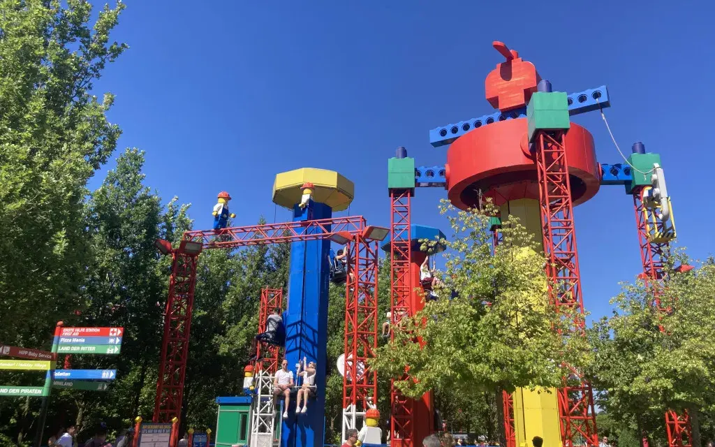 LEGOLAND Germania: Guida Attrazioni Famiglia | 68 Giostre & 11 Aree