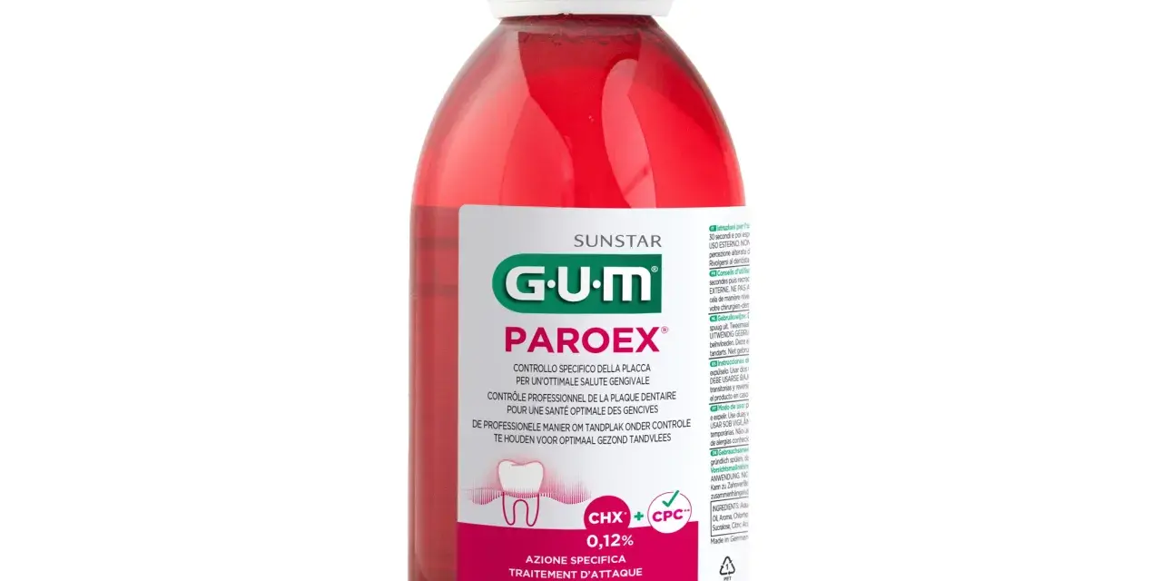 Płyn do płukania jamy ustnej GUM Paroex 0,12% z CHX+CPC, bez alkoholu, w czerwonej butelce.