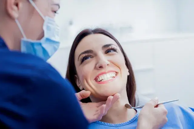 Czy można jeść po dentyście? Sprawdź, kiedy to bezpieczne dla zdrowia