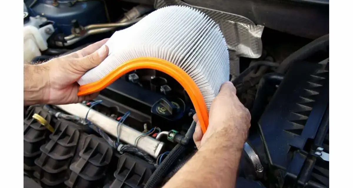 Quand changer votre filtre à air ? Protégez votre moteur et votre budget.