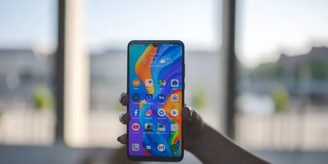 Pojemność baterii Huawei P30 Lite: ile wytrzyma na jednym ładowaniu?