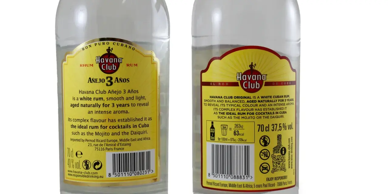Zwei Flaschen Havana Club Rum, eine mit 40% vol. und die andere mit 37,5% vol.