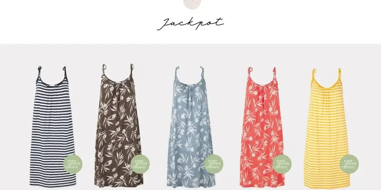 Pięć letnich sukienek Jackpot, w tym jedna w paski, jedna w kwiaty na brązowym tle, jedna w kwiaty na niebieskim tle, jedna w kwiaty na koralowym tle i jedna w żółte paski. To prawdziwy cottonfield jackpot!
