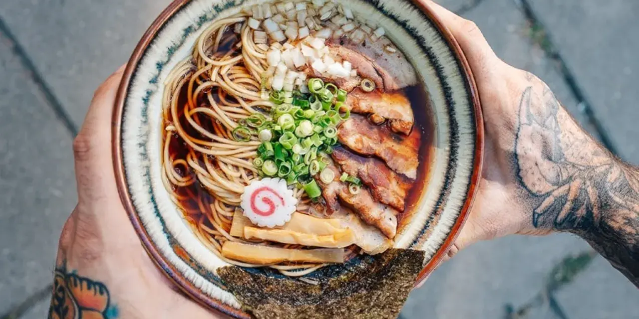 Japonia: Ramen od 11 PLN! Gdzie jeść tanio i jak zamawiać?