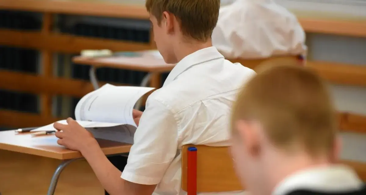 Szkoła a wygląd ucznia: Co wolno, a czego nie? Prawa ucznia