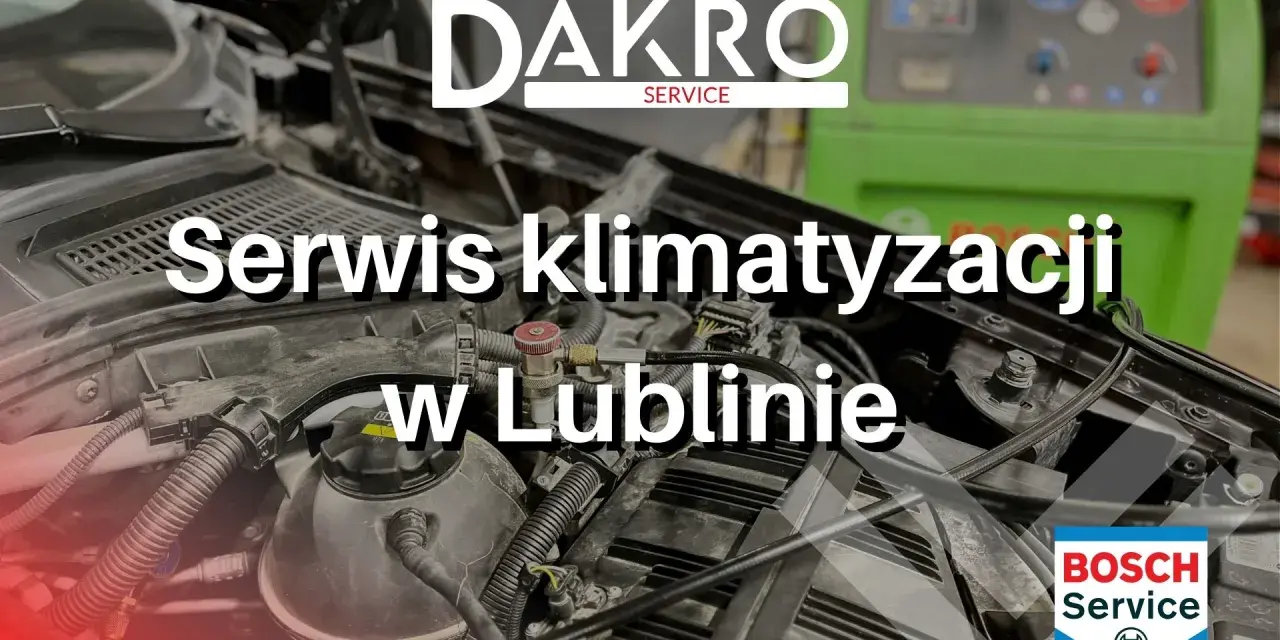 Silnik samochodowy z widocznym napisem "Serwis klimatyzacji w Lublinie" i logo DAKRO SERVICE.