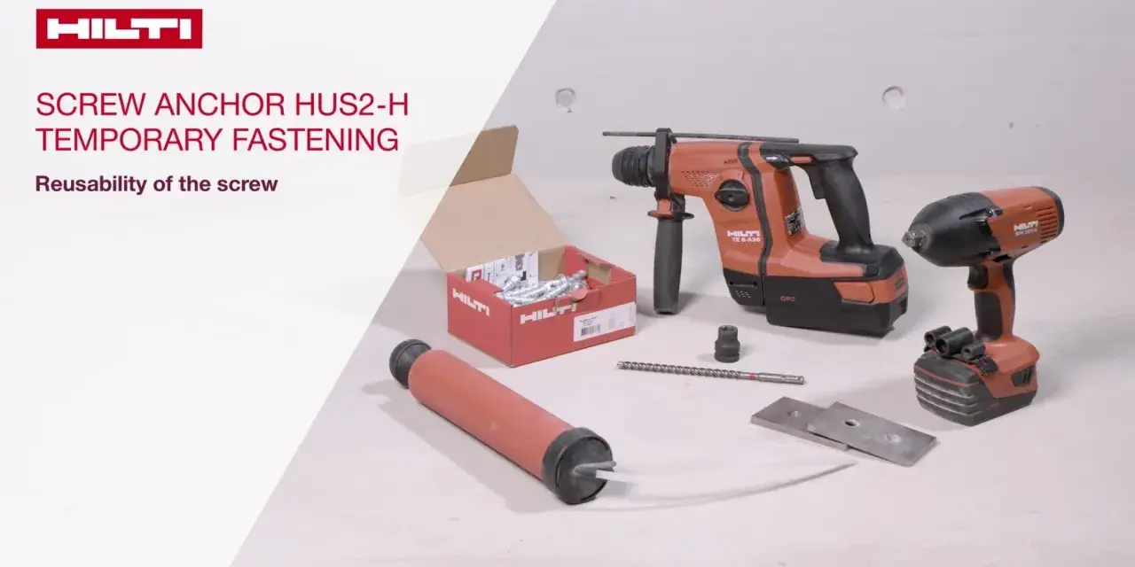 Hilti-verktyg för att borra i betongplatta: slagborrmaskin, mutterdragare, skruvankare och tillbehör.