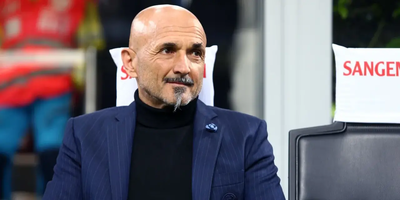 Luciano Spalletti, znany z prowadzenia drużyny Interu, w eleganckim garniturze.