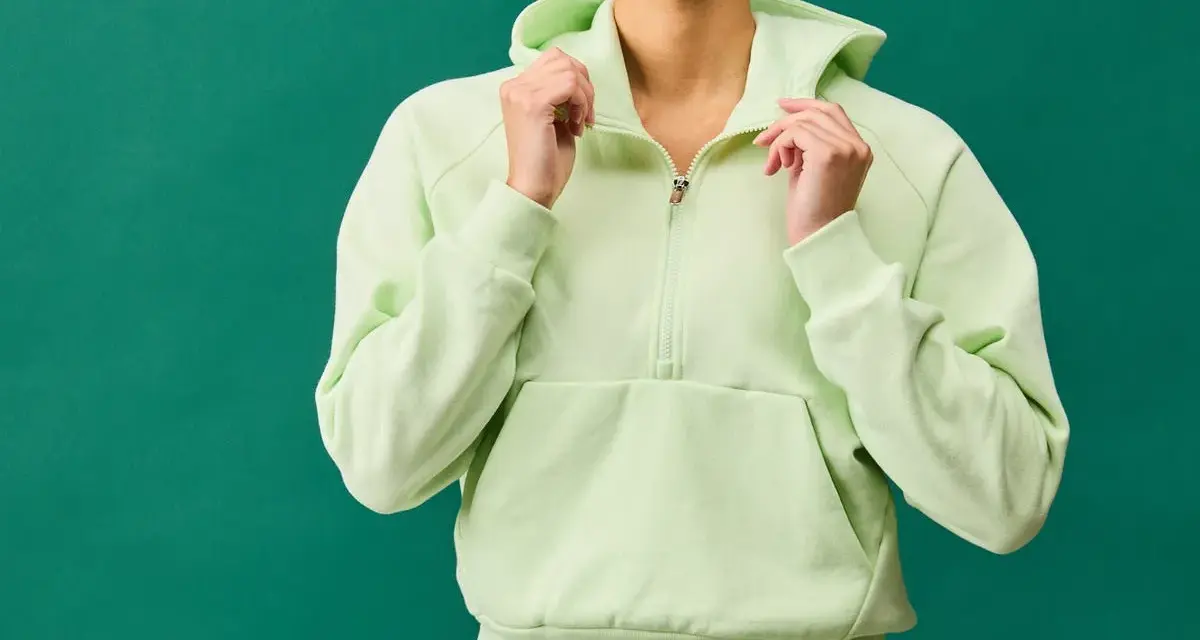 Damskie bluzy treningowe w pastelowym kolorze. Idealne na siłownię i codzienne aktywności.