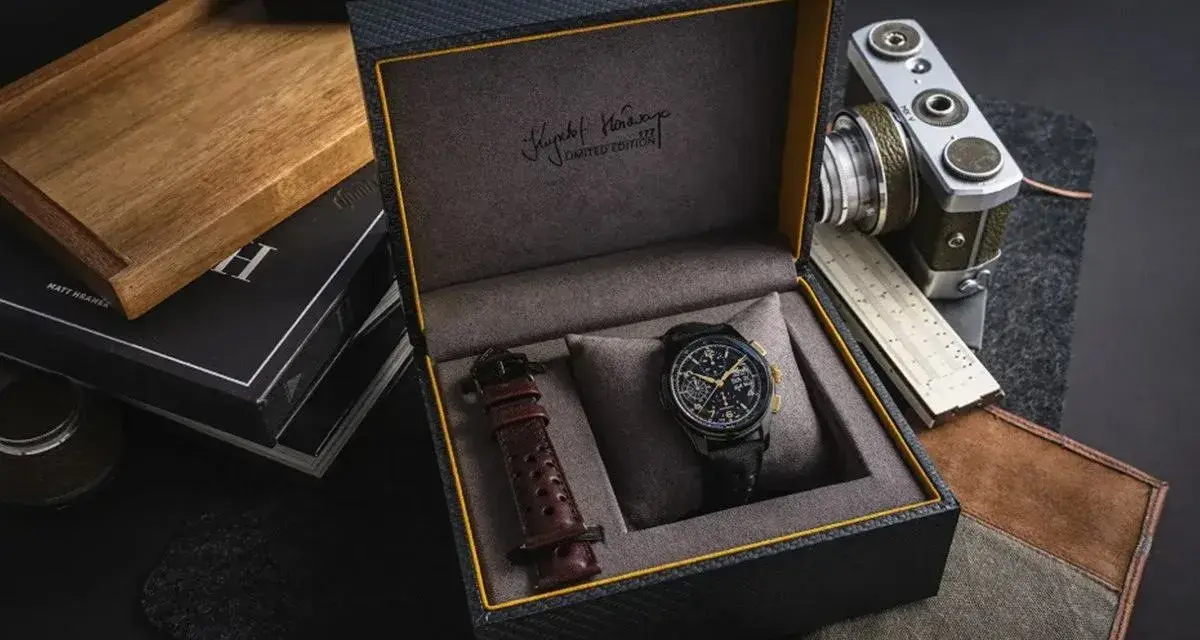 Elegancki chronometr co to? Zestaw z limitowanej edycji z zegarkiem, dodatkowym paskiem, aparatem i suwmiarką.