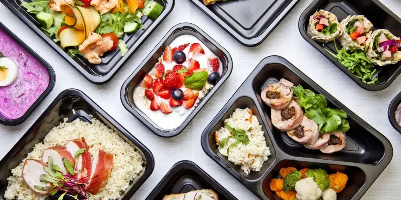 Catering: Co to jest? Rodzaje, korzyści i jak wybrać idealny!
