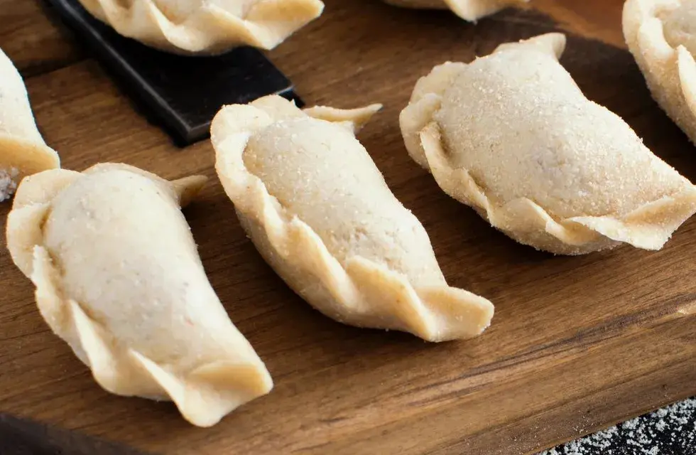 Jak gotować pierogi? Sprawdzone sposoby na idealne ciasto i farsz