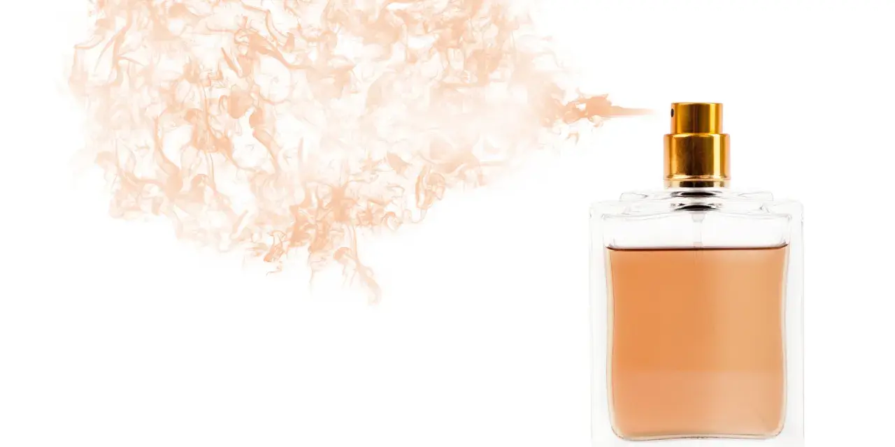 Perfumy 30 ml: na ile wystarczą? Poznaj triki na dłuższą trwałość