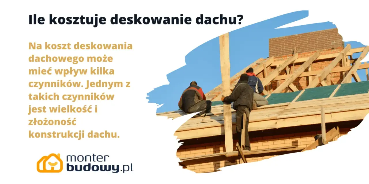 Pracownicy montują deskowanie dachu. Koszt deskowania dachu zależy od jego wielkości i złożoności konstrukcji.