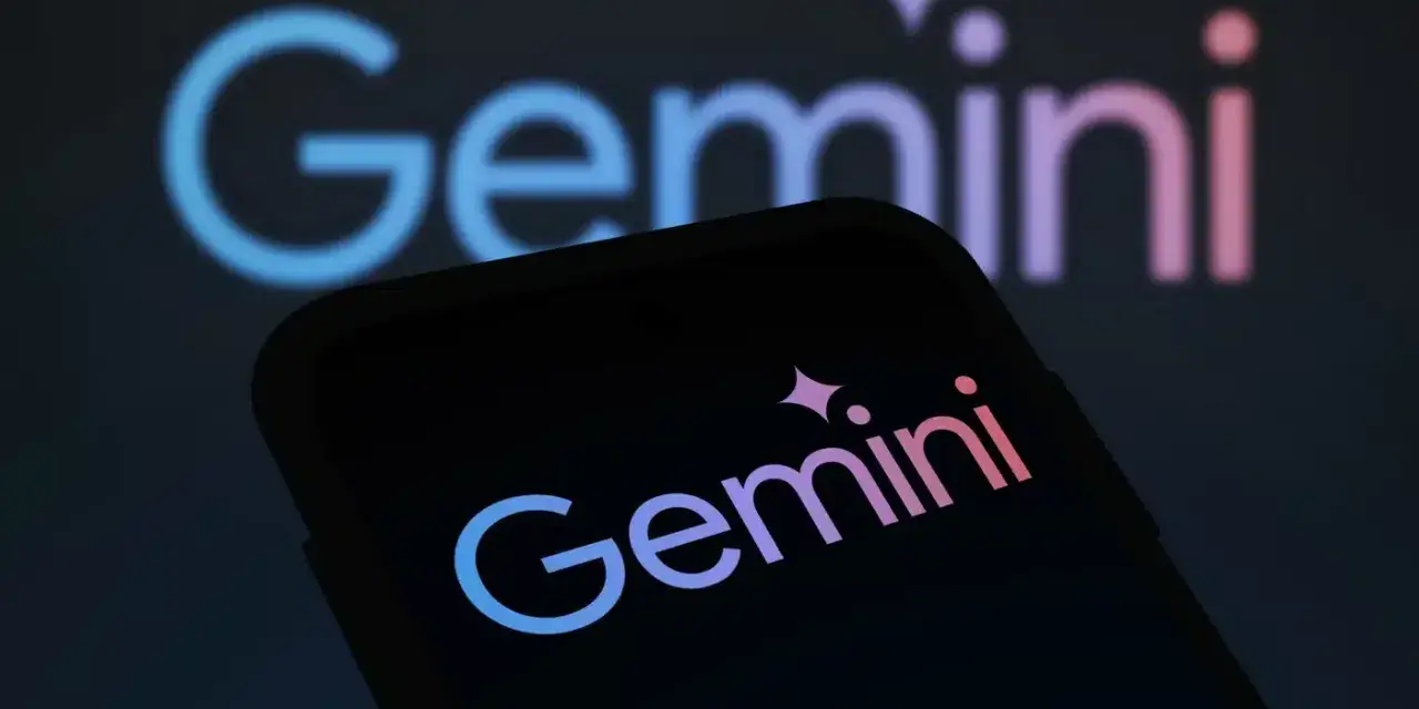 Logo Gemini na ekranie telefonu i w tle. Zastanawiasz się, gemini co to jest? To platforma do handlu kryptowalutami.