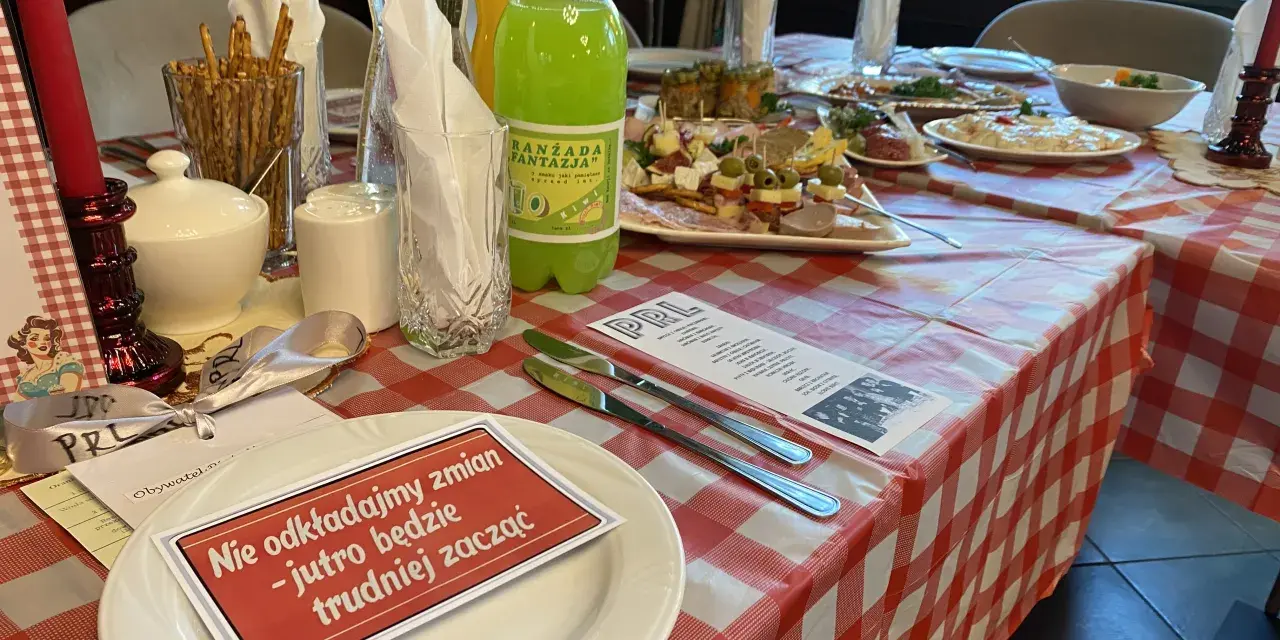 Impreza w stylu PRL: Smaki, które przeniosą Cię w czasie