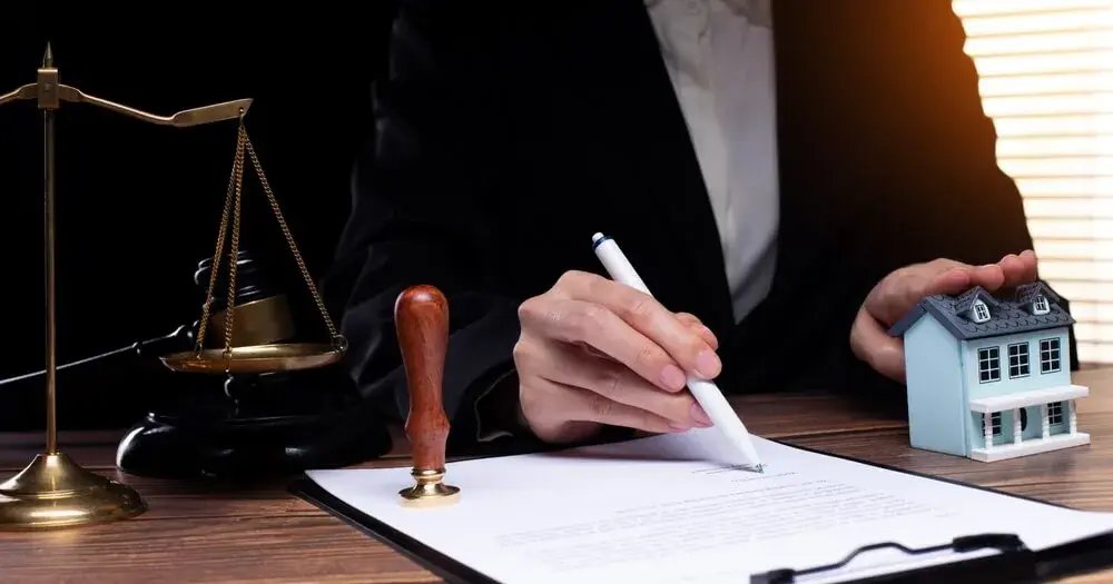 Jak zaksięgować akt notarialny zakupu nieruchomości bez błędów?