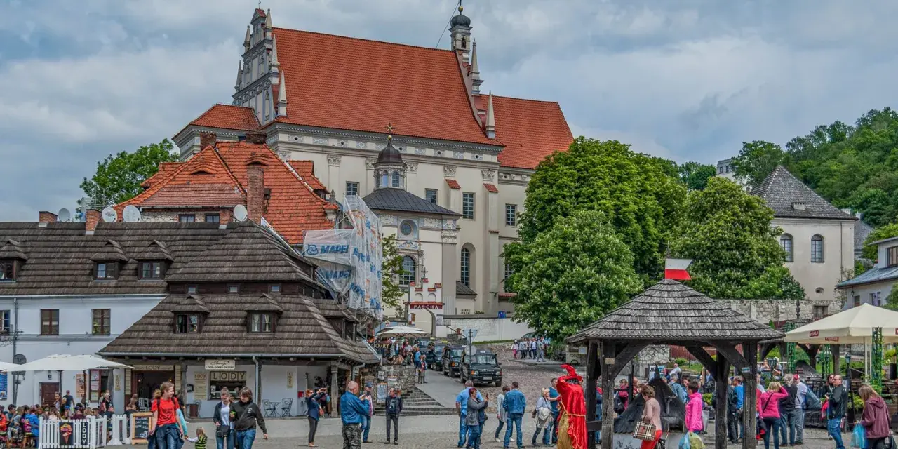 Kazimierz Dolny: przewodnik po atrakcjach, wąwozach i festiwalach