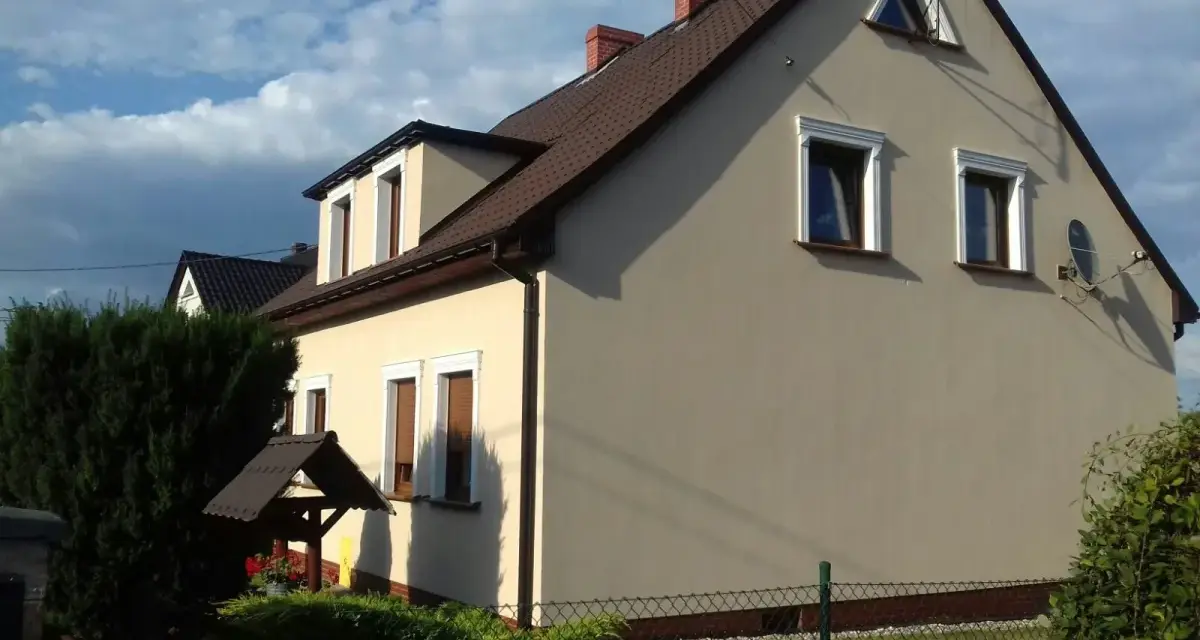 Jak odnowić starą elewację, by wyglądała jak nowa i nowocześnie?