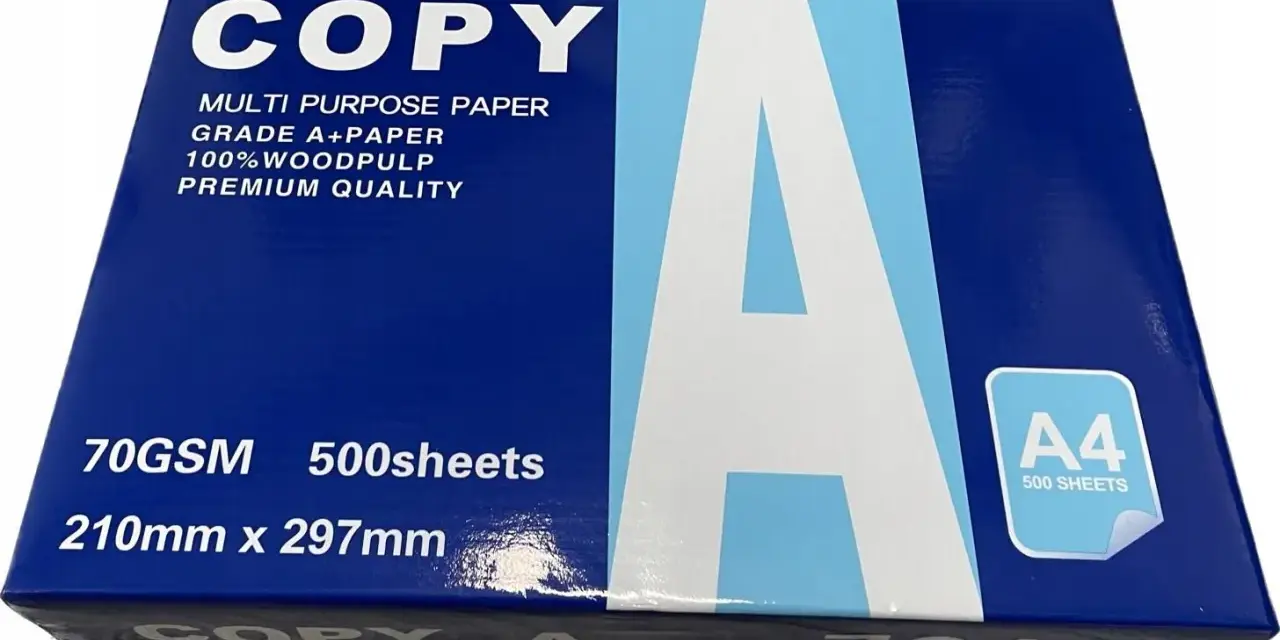 Opakowanie papieru COPY, klasy papieru A4, 70GSM, 500 arkuszy. Idealny do codziennego drukowania.