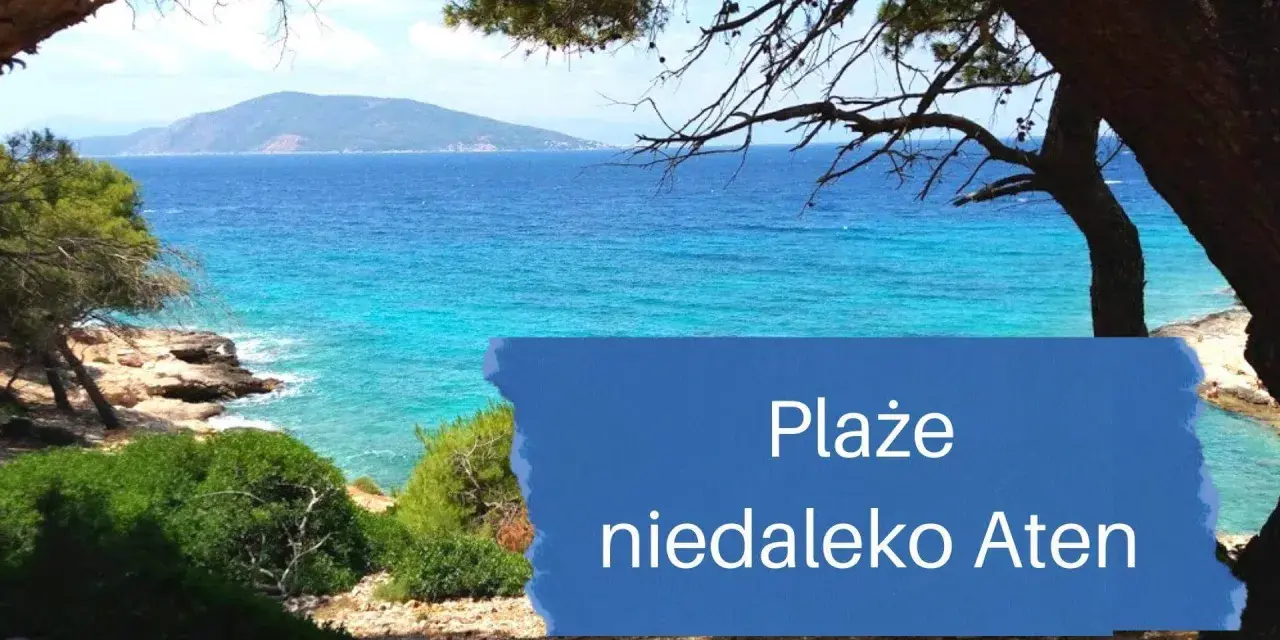 Piękne plaże niedaleko Aten, z turkusową wodą i skalistym wybrzeżem, kuszą do odpoczynku.