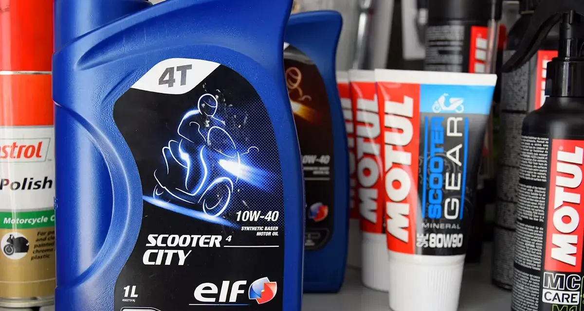 Olej Elf Scooter City 10W-40 do silników skuterów 4T. Idealny do maxi skuterów.