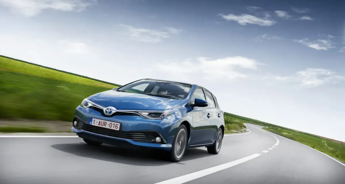 Toyota Auris Hybrid: Jakie paliwo wybrać dla lepszej wydajności?