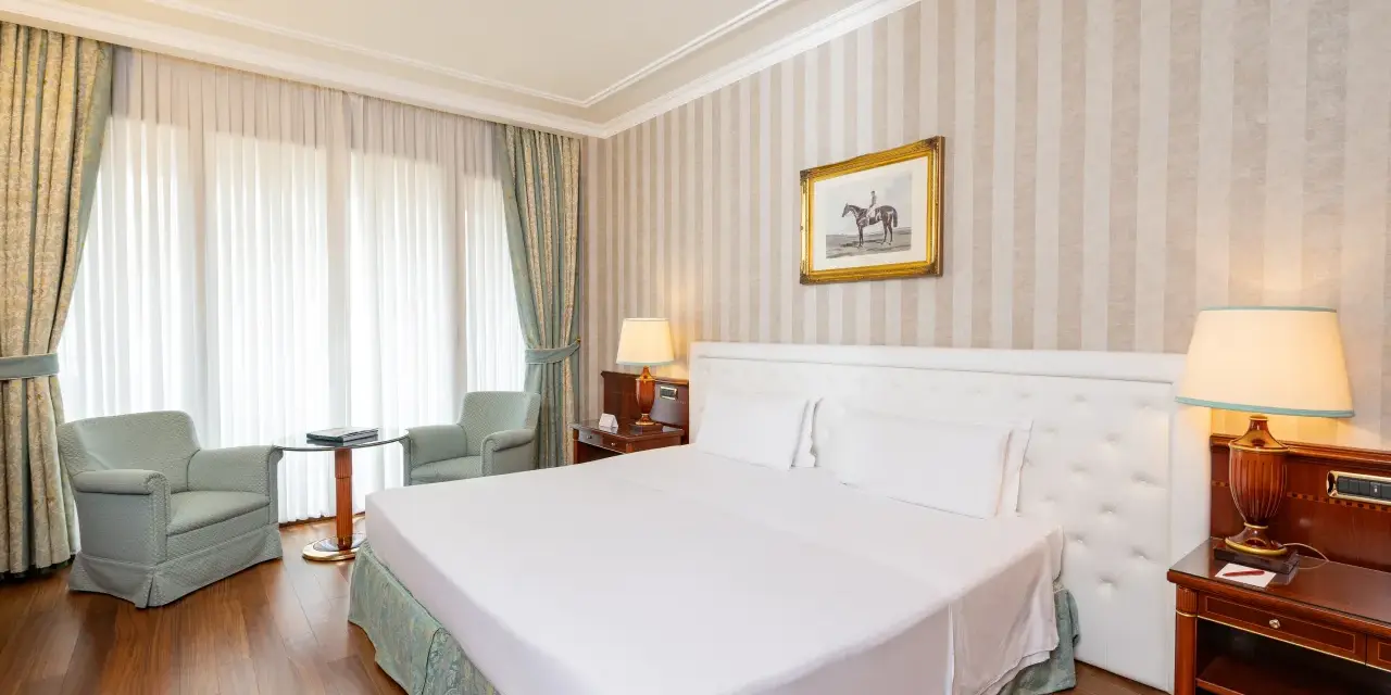 Royal Hotel Carlton Bologna: la tua guida al lusso tra affari e relax.
