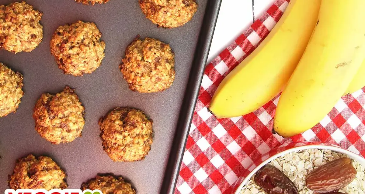 Frisch gebackene, gesunde Kekse ohne Zucker rezept. Haferflocken, Datteln und Bananen sind die Basis für diese leckeren Snacks.