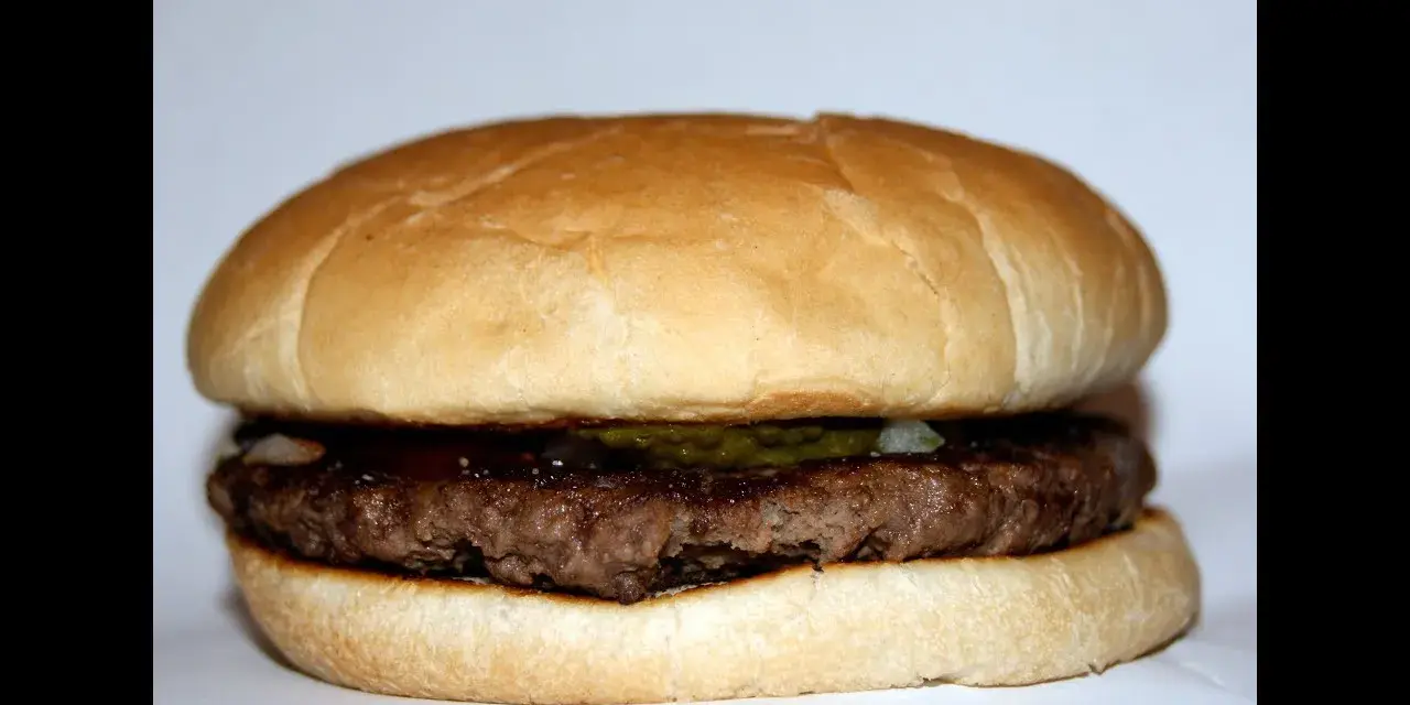 Jak zrobić hamburgera jak z McDonald's - idealny przepis w domu
