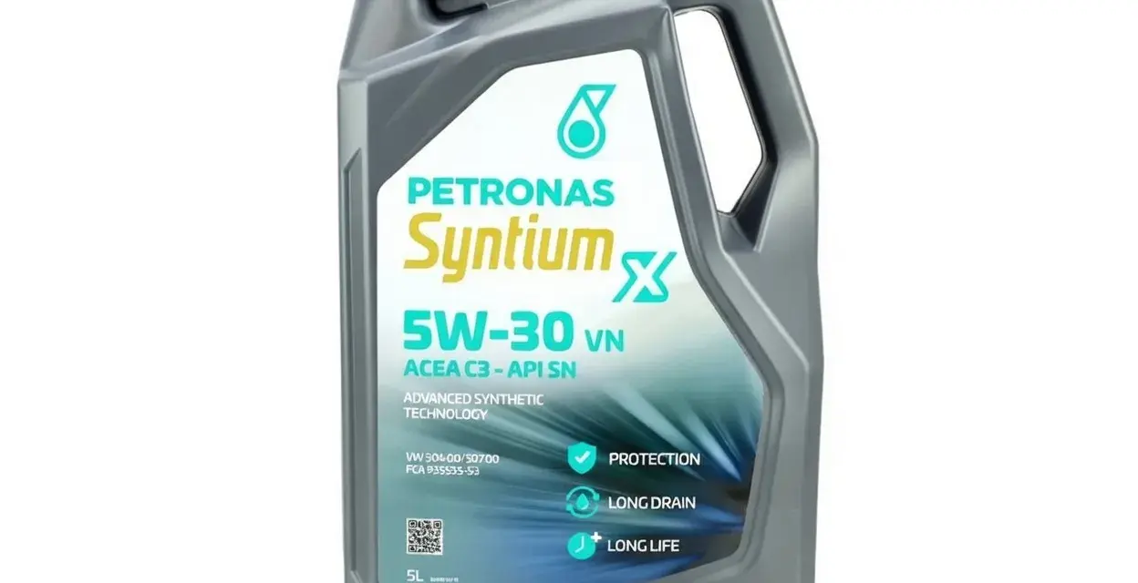 Olej silnikowy Petronas Syntium 5W-30 VN w 5-litrowym opakowaniu, zapewniający ochronę, długie interwały wymiany i dłuższą żywotność silnika.