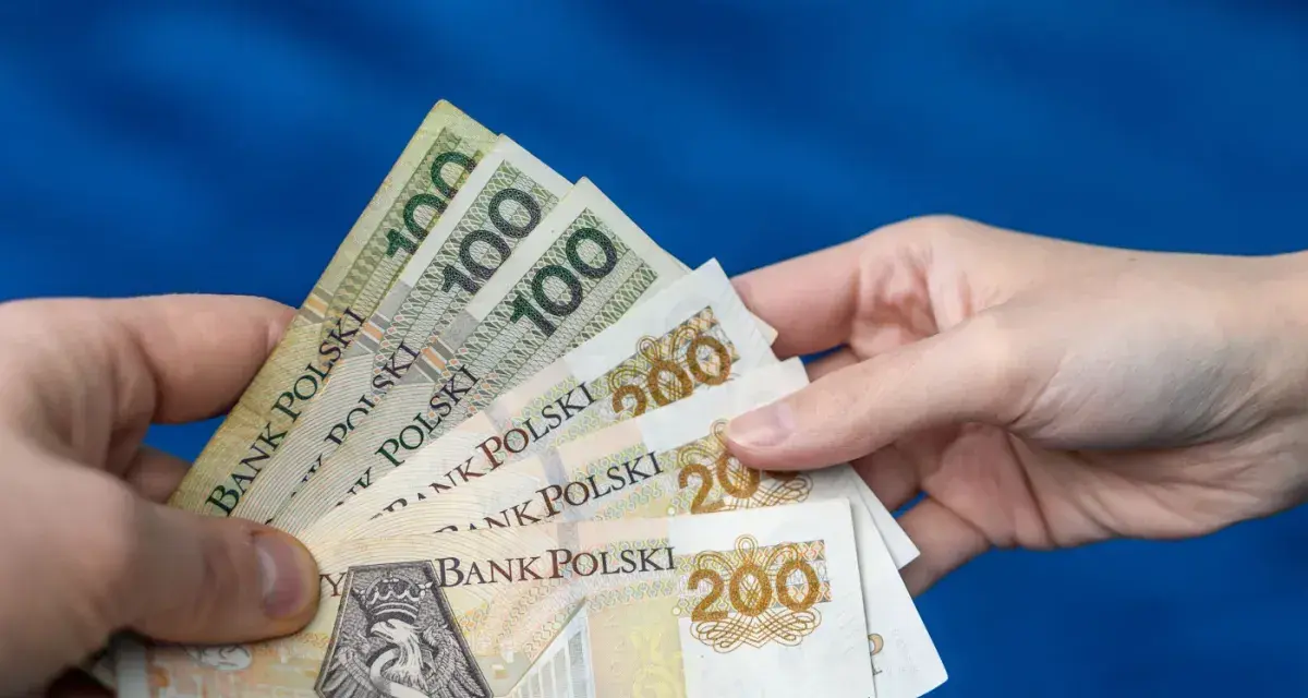 Ile kosztuje darowizna pieniężna u notariusza? Uniknij podatku!