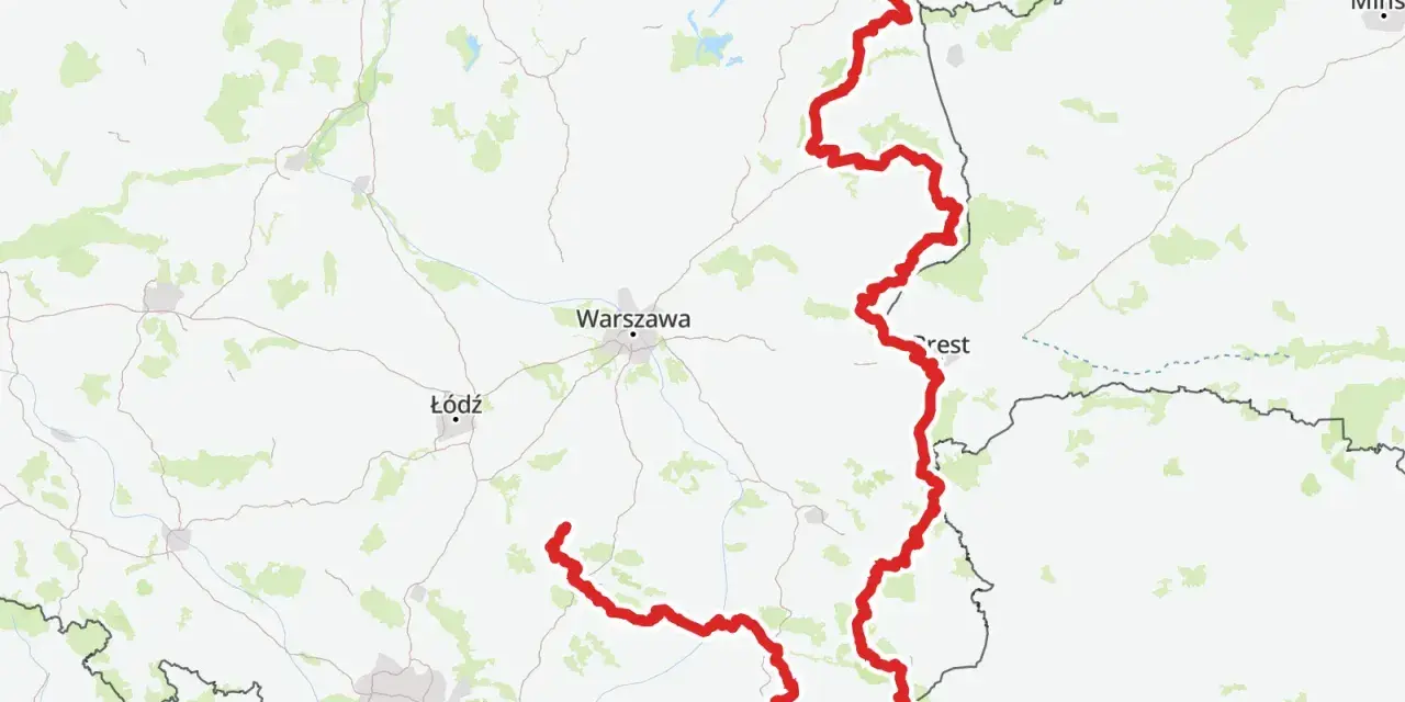 Trasa rowerowa EuroVelo 13 biegnie przez Polskę, od wybrzeża Bałtyku, przez Warszawę i Kraków, aż po południowo-wschodnią granicę.