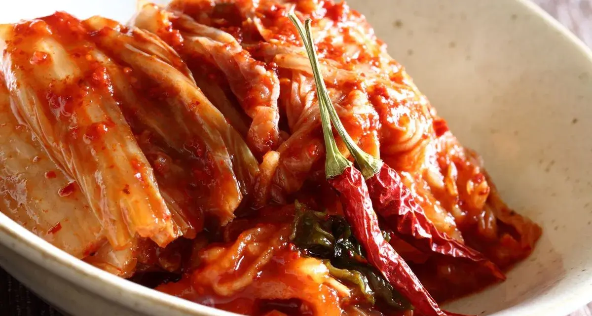 Domowe kimchi: autentyczny przepis, fermentacja i zdrowie jelit