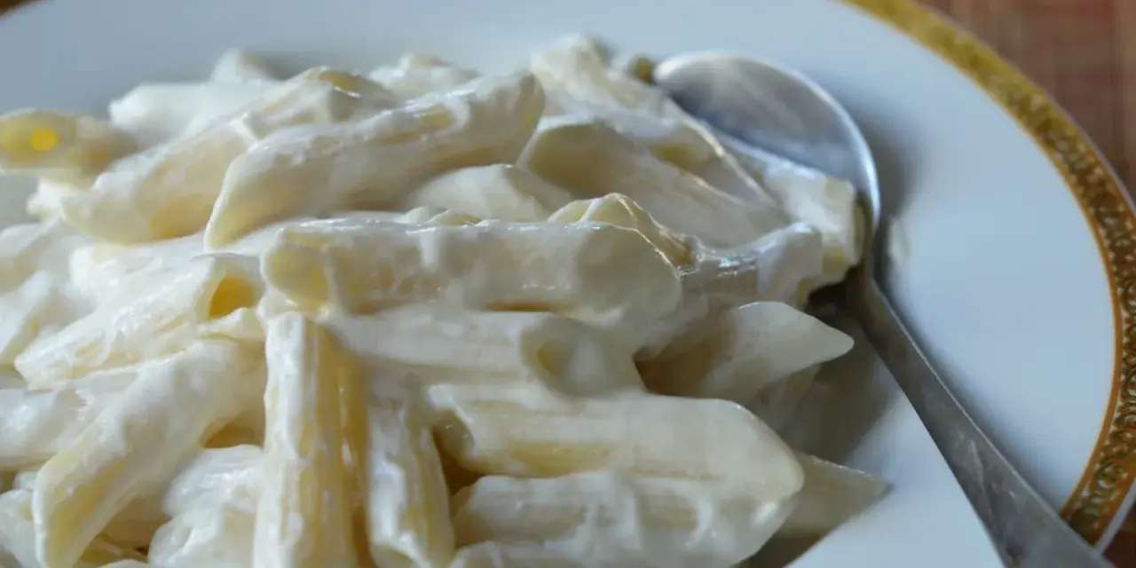 Makaron z serem jak w przedszkolu: Odtwórz smak dzieciństwa!