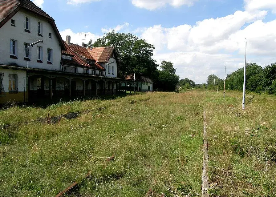 Jak dojechać do Połczyn-Zdrój PKP? Sprawdź trudności i alternatywy