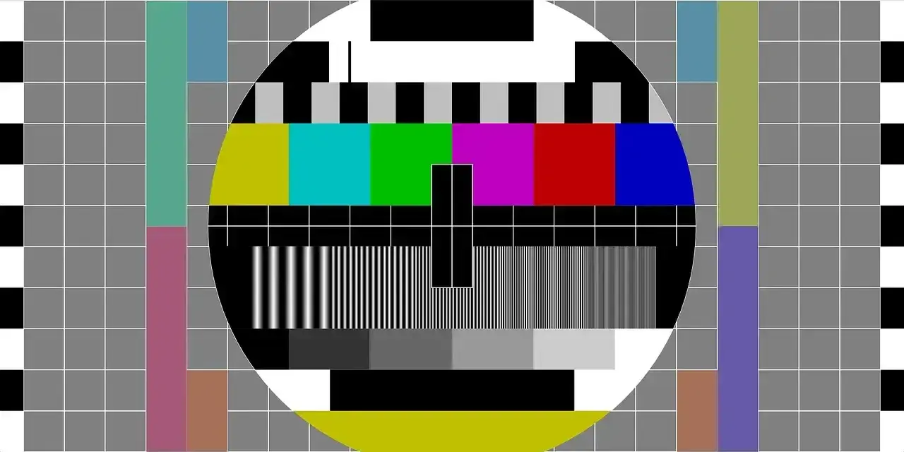 Testowy obrazek telewizyjny. W bloku można odbierać darmowa telewizja naziemna.