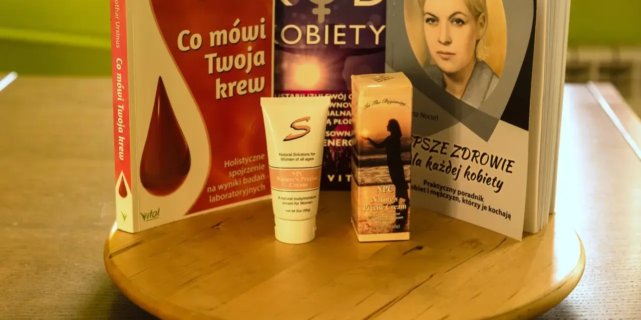 Książki o zdrowiu kobiety i kremy, które mogą pomóc w utrzymaniu równowagi hormonalnej, np. jak podwyższyć estrogen.