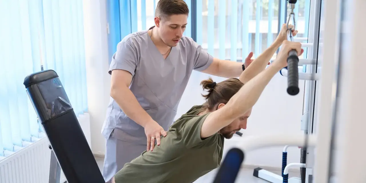 Szybka rehabilitacja NFZ Łódź: Jak skrócić kolejki w centrum?