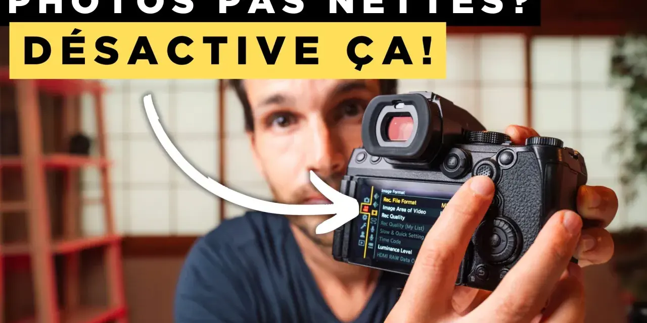 Un homme ajuste les réglages d'un appareil photo, l'écran affiche "Rec. File Format". Il désactive l'auto focus pour des photos nettes.