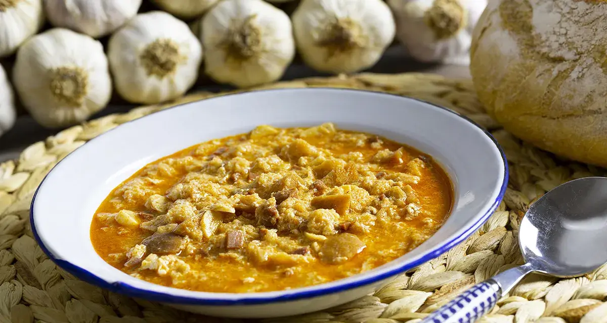 ¿Sopa de ajo o castellana? La guía definitiva para no confundirlas