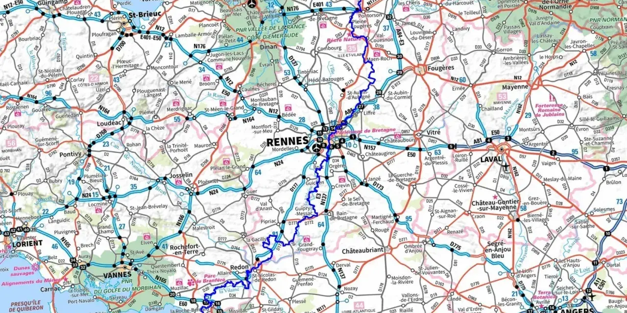 Carte routière de la France, région Bretagne. La gr 39 est mise en évidence en bleu.