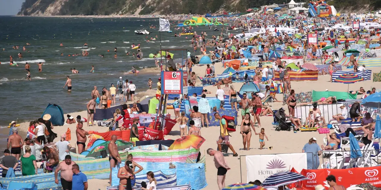 Temperatura wody w Bałtyku: Kiedy i gdzie jest najcieplej?